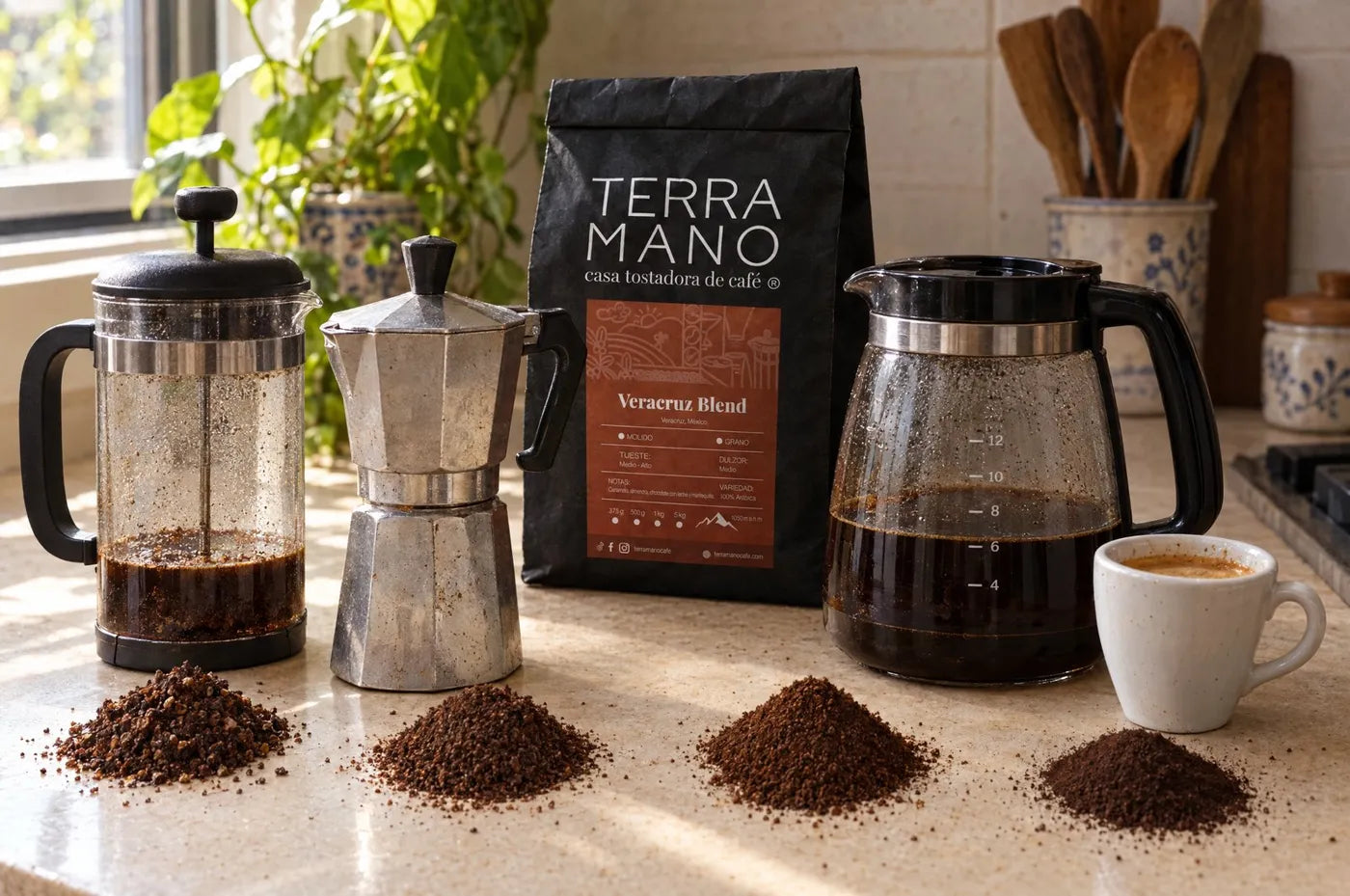 Prensa francesa, moka, cafetera de goteo y espresso con distintas moliendas